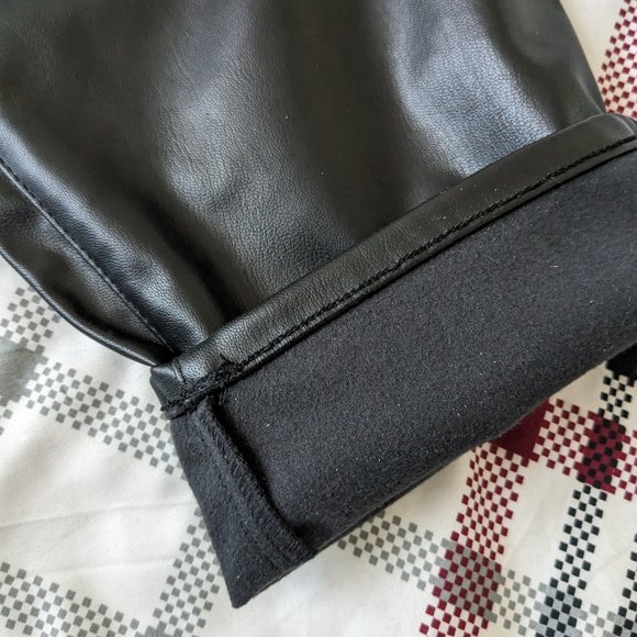 Vegan leather pants - Picture 2 of 3